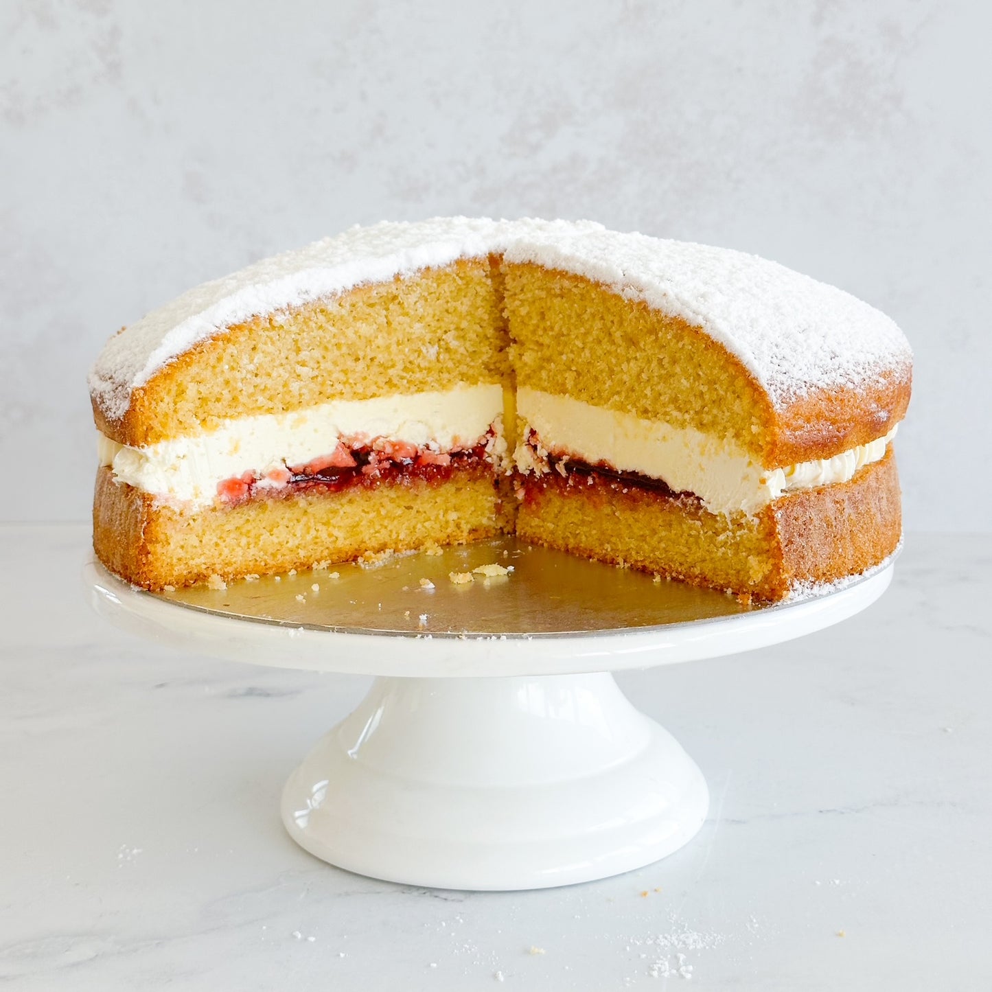 VICTORIA SPONGE CAKE