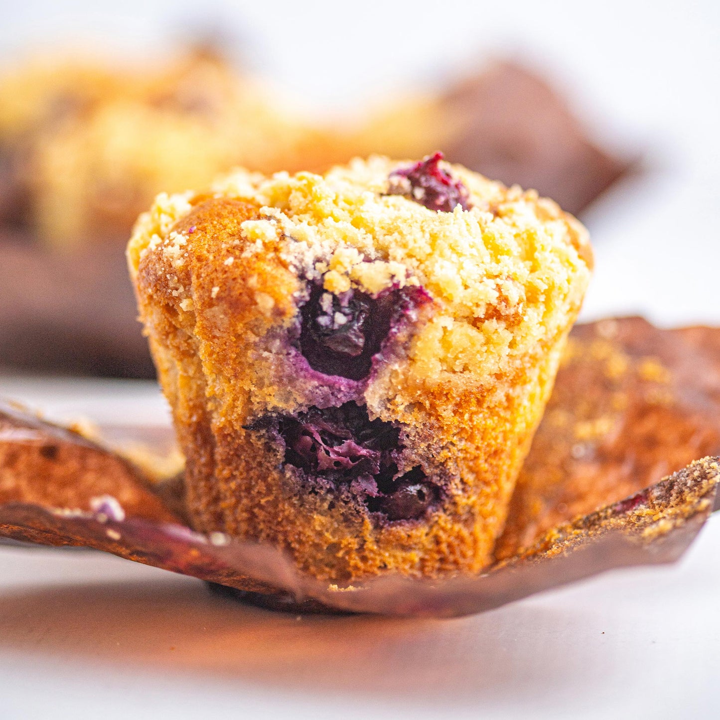 BLUEBERRY CRUMBLE MUFFIN