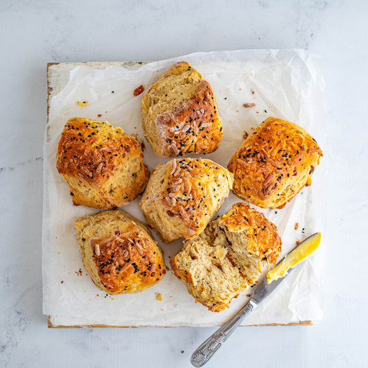 CHEDDAR & CARAMELISED ONION SCONE